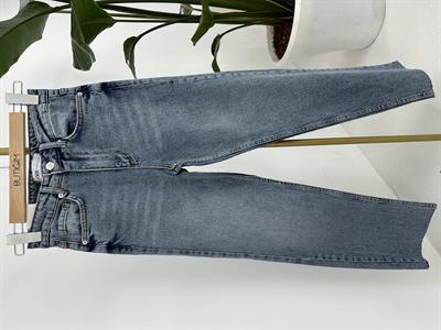 Kesik Paça Boyfit Açık Mavi Jean 