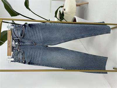 Kesik Paça Boyfit Açık Mavi Jean 