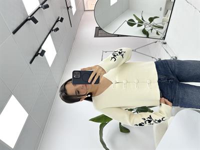 Kolu Nakış Detaylı Ekru Hırka