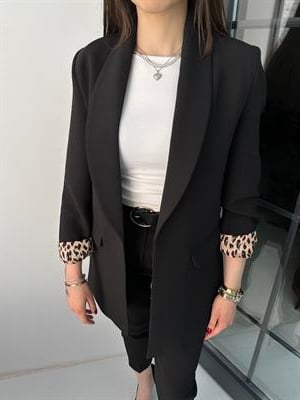 Leopar Astarlı Siyah Ceket
