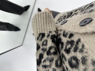 Leopar Desenli Düğmeli  Vizon Hırka 