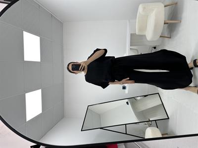Oval Kesim Paça Detaylı Siyah  Takım 