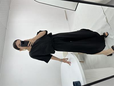 Oval Kesim Paça Detaylı Siyah  Takım 