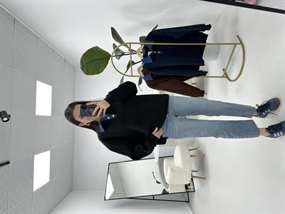 Siyah Yakası Kot Detaylı Şardonlu Sweatshirt