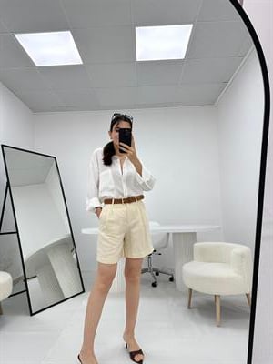 Süet Kemerli  Açık Bej Tencel Şort 