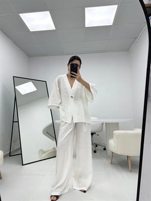 Tek Düğme Detaylı Beyaz Gömlek Pantolon Takım 