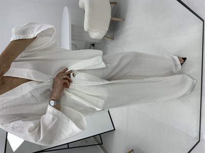 Tek Düğme Detaylı Beyaz Gömlek Pantolon Takım 