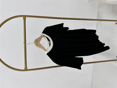 Yaka Biyeli Siyah T-Shirt