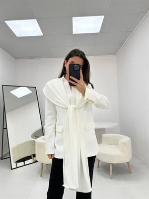Yakası Şal Detaylı Beyaz  Blazer  ceket 