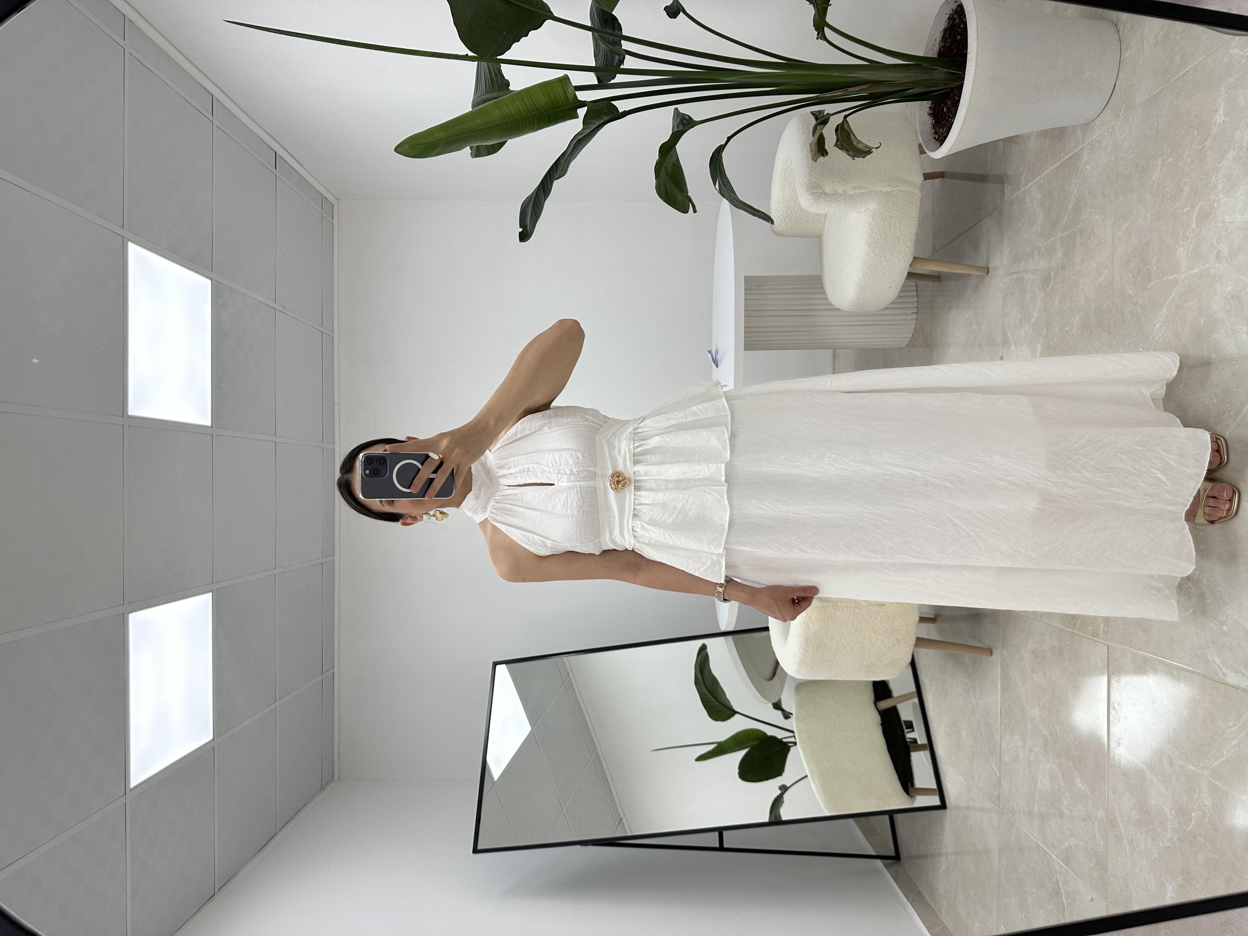 Bel Düğme Detaylı Beyaz Etek Bluz Bakım 