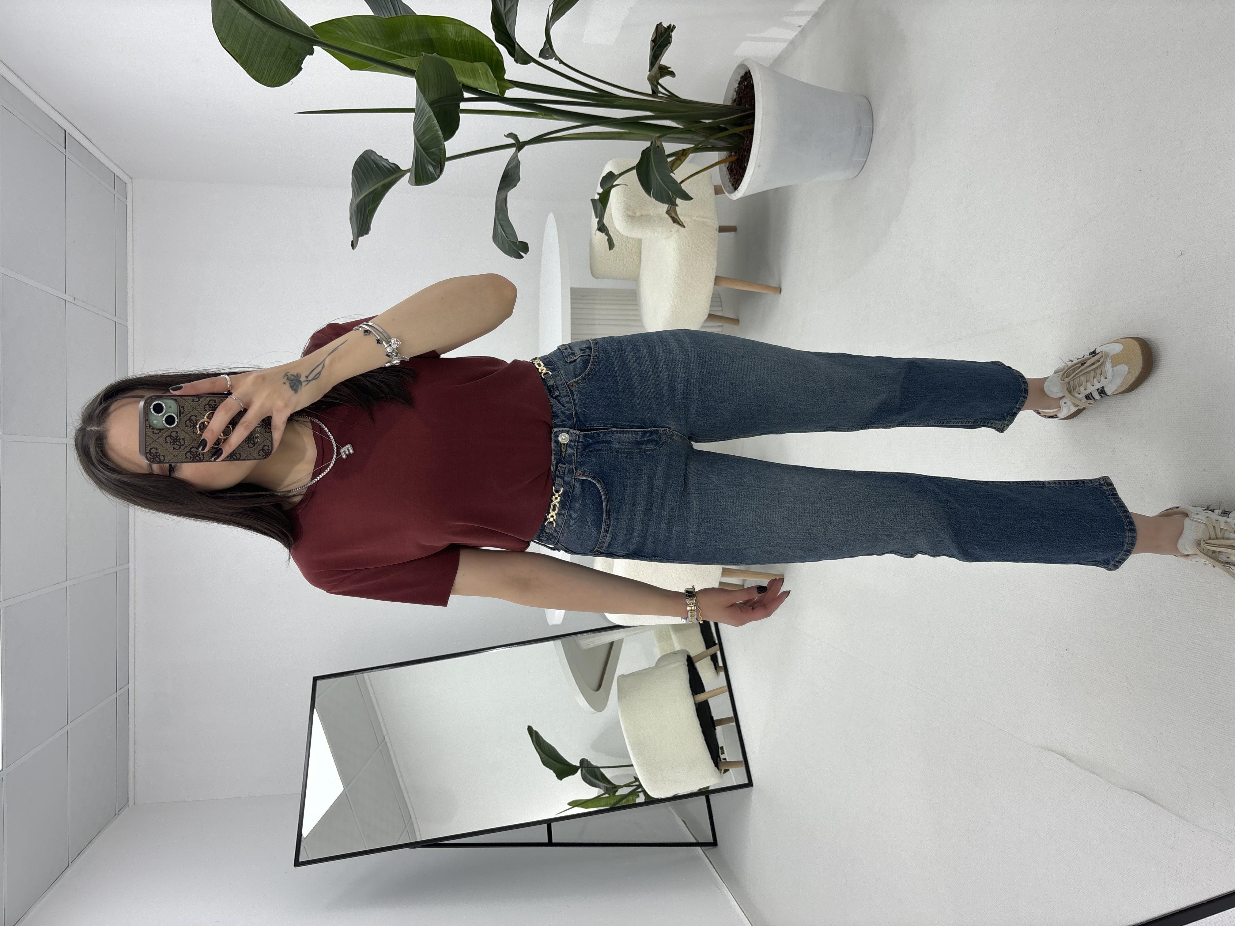 Beli Zincir Detaylı Koyu Mavi Jean 