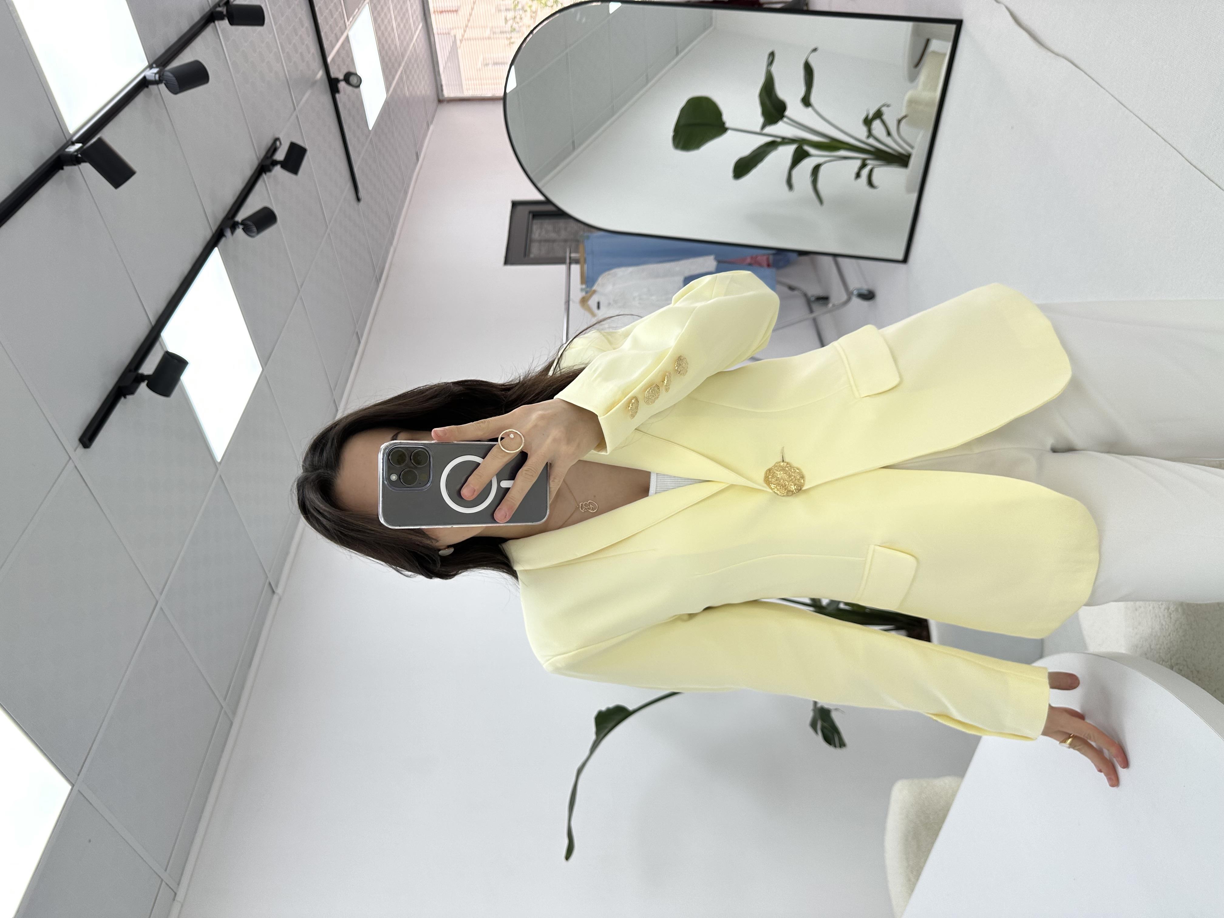 Gold Düğme Detaylı Limon Sarısı Blazer Ceket 