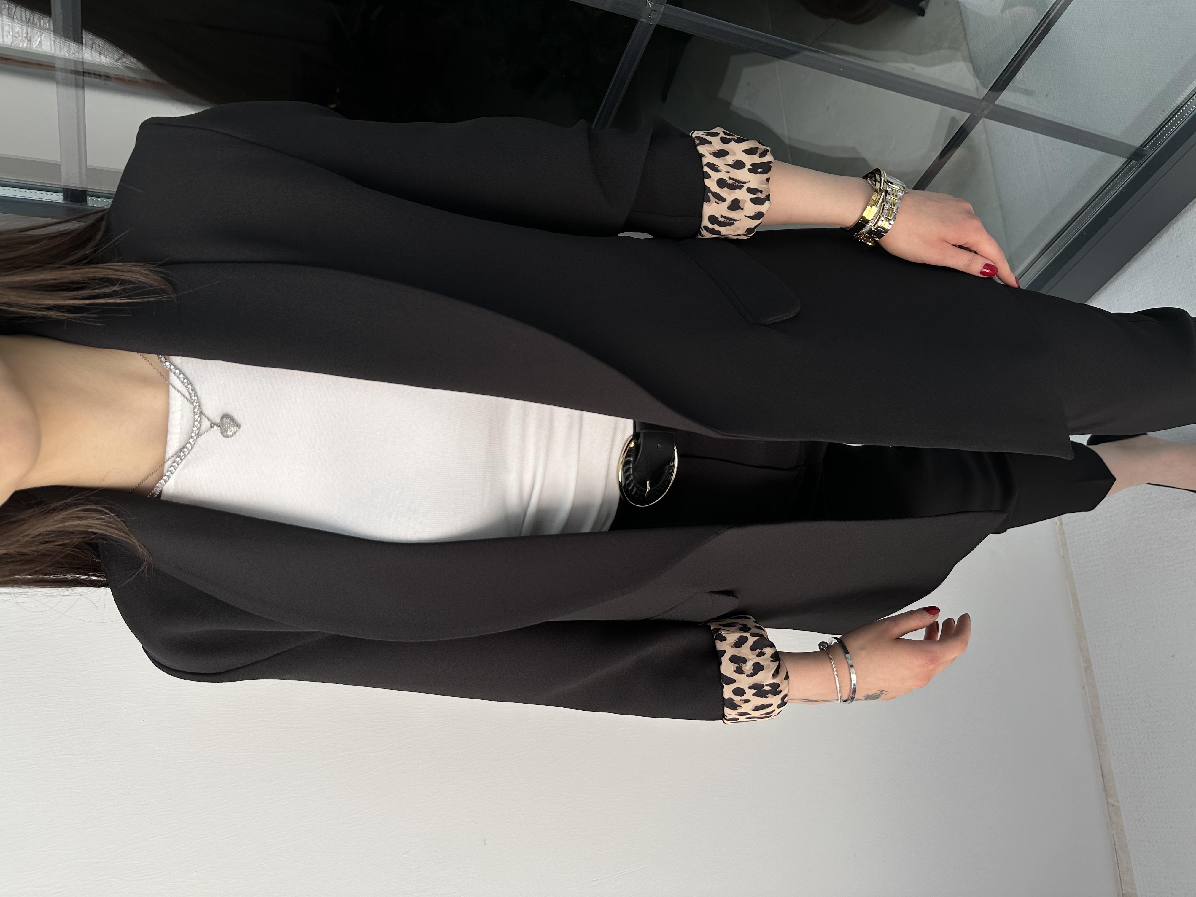 Leopar Astarlı Siyah Ceket