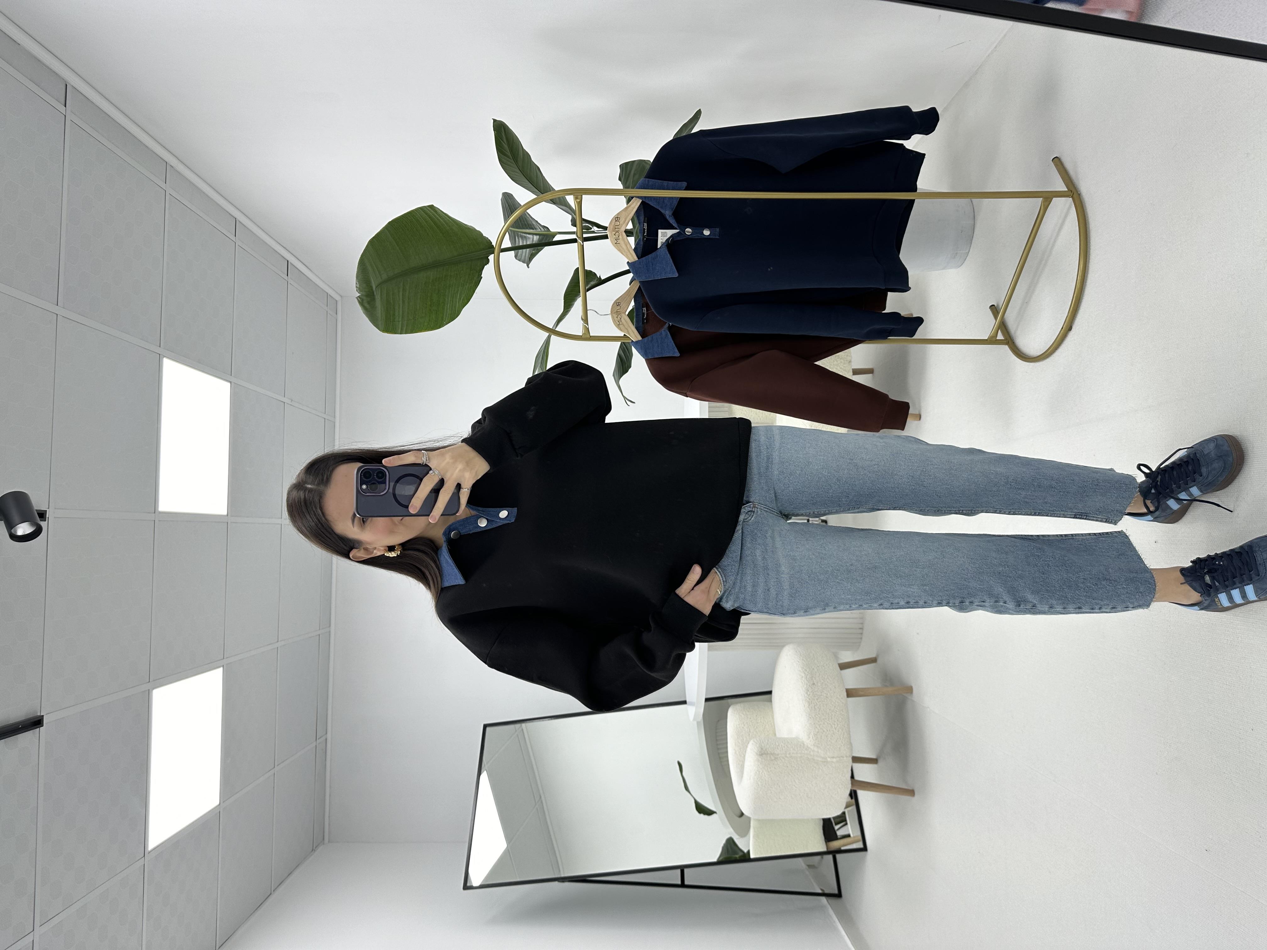 Siyah Yakası Kot Detaylı Şardonlu Sweatshirt