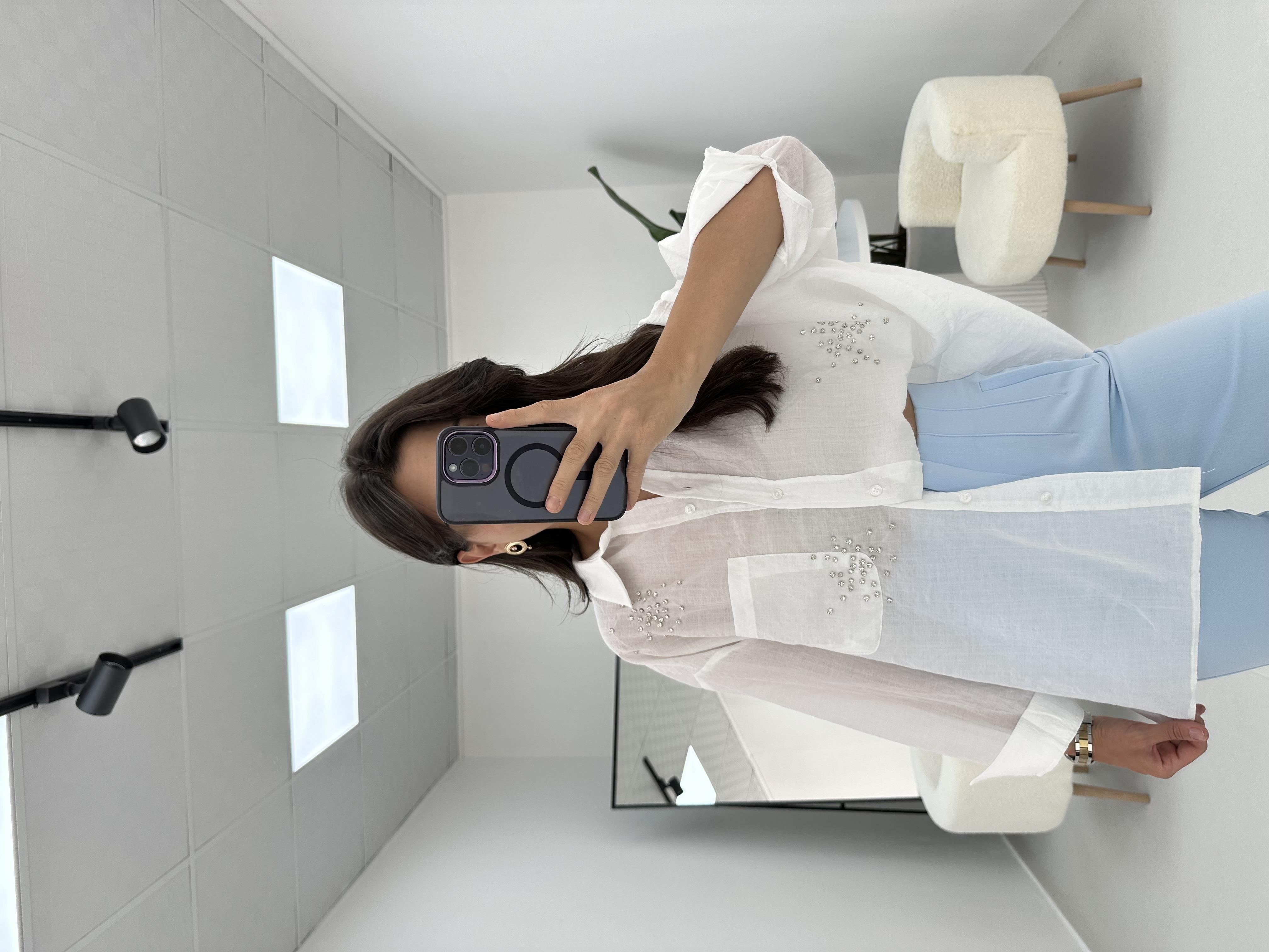 Taş Detaylı Oversize Beyaz Gömlek