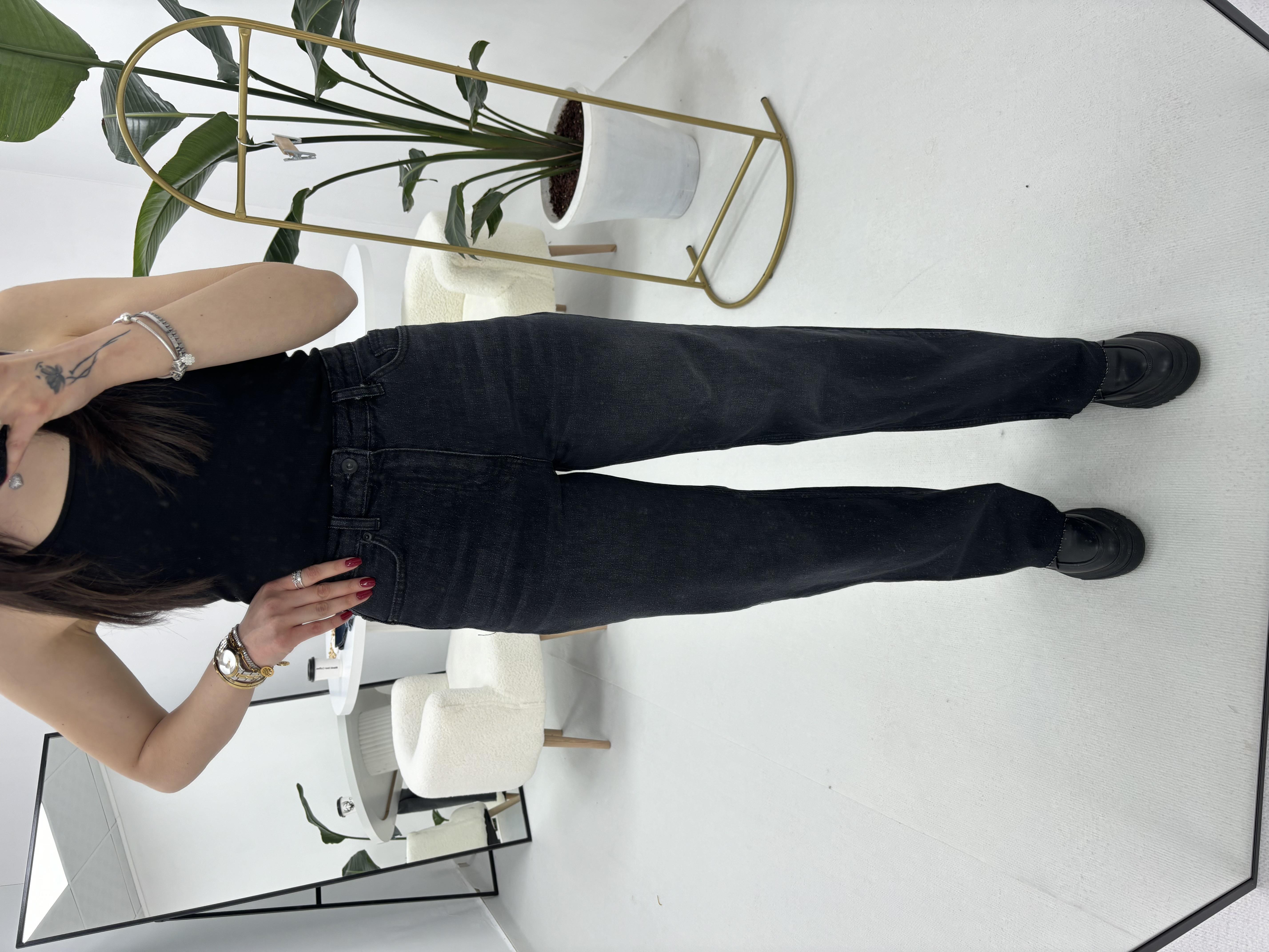 Yüksek Bel Paçası Kesik Füme Jean 