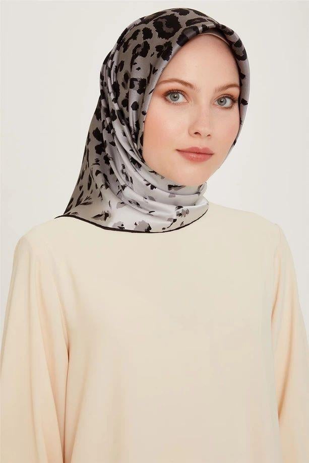 Armine Gri Siyah Leopar Desenli Tivil İpek Eşarp-E24KA9249D02-02-KVS0525