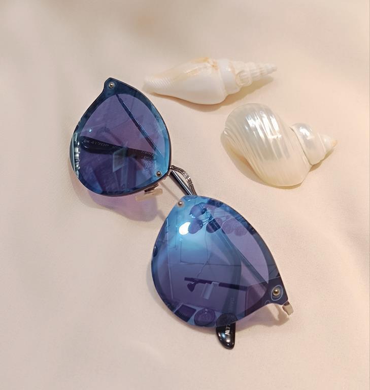 DK4170 COL.3 Kadın Güneş Gözlüğü Kutusunda  