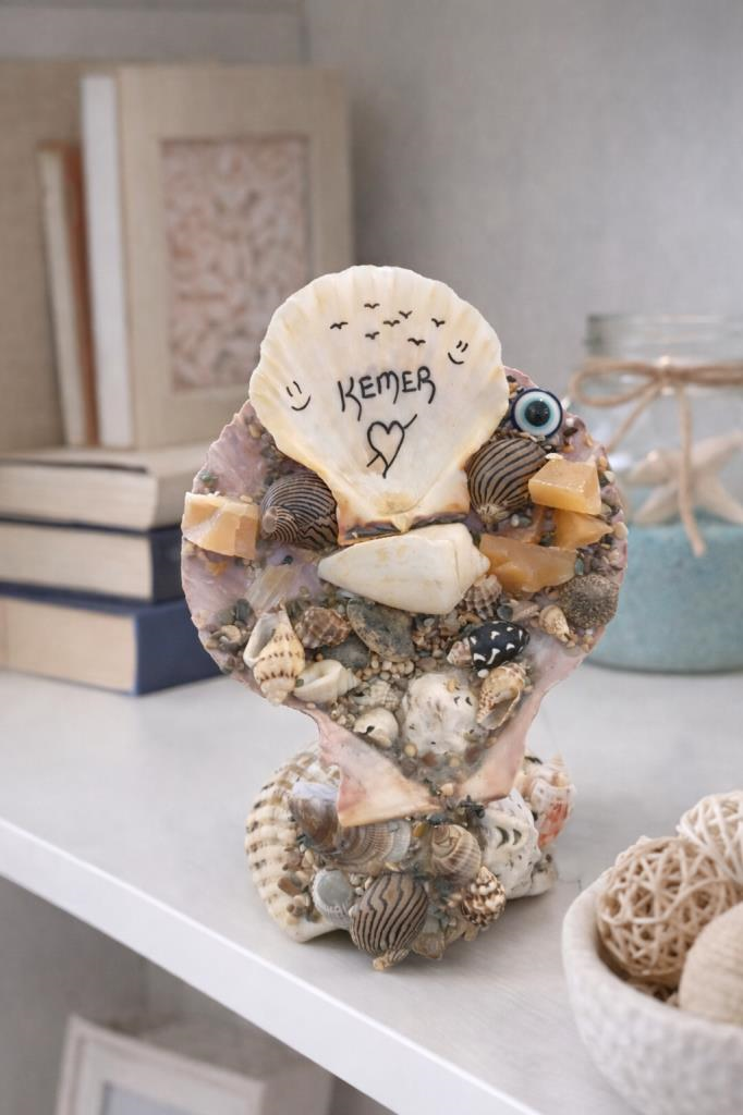 Kemer Temalı Deniz Kabuklu Dekoratif Biblo | El Yapımı Masa Üstü Ev & Ofis Dekoru (11x8 cm)