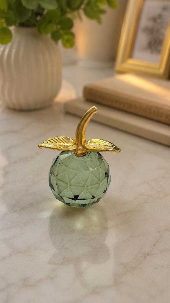 Kristal Cam Elma Biblo Orta Boy Yeşil Gold Detaylı Modern Dekoratif Masa Üstü Süsü 8 x 6   