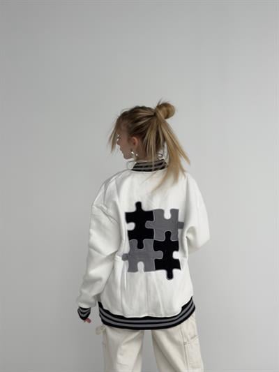 Beyaz Nakış Detaylı Unisex Kolej Ceketi
