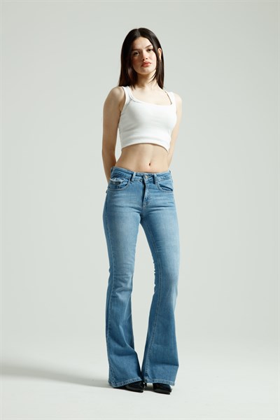 Buz Mavi Düğme Detaylı Flare Jean