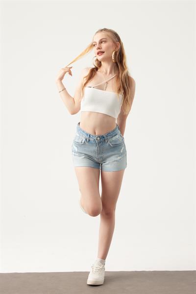 Buz Mavi Yırtıklı Mini Denim Şort
