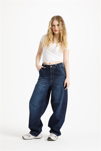 Koyu İndigo Taşlamalı Skater Jean