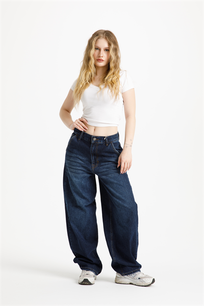 Koyu İndigo Taşlamalı Skater Jean