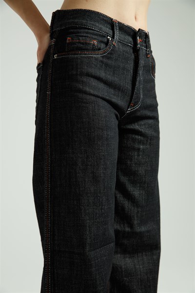 Raw Boyfriend Jean