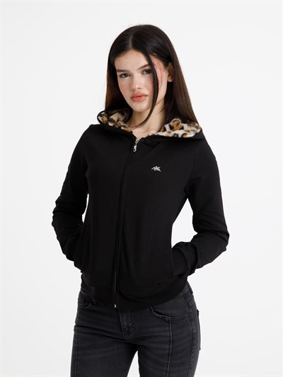 Siyah Vücuda Oturan Leoparlı Yazlık Zip-Hoodie