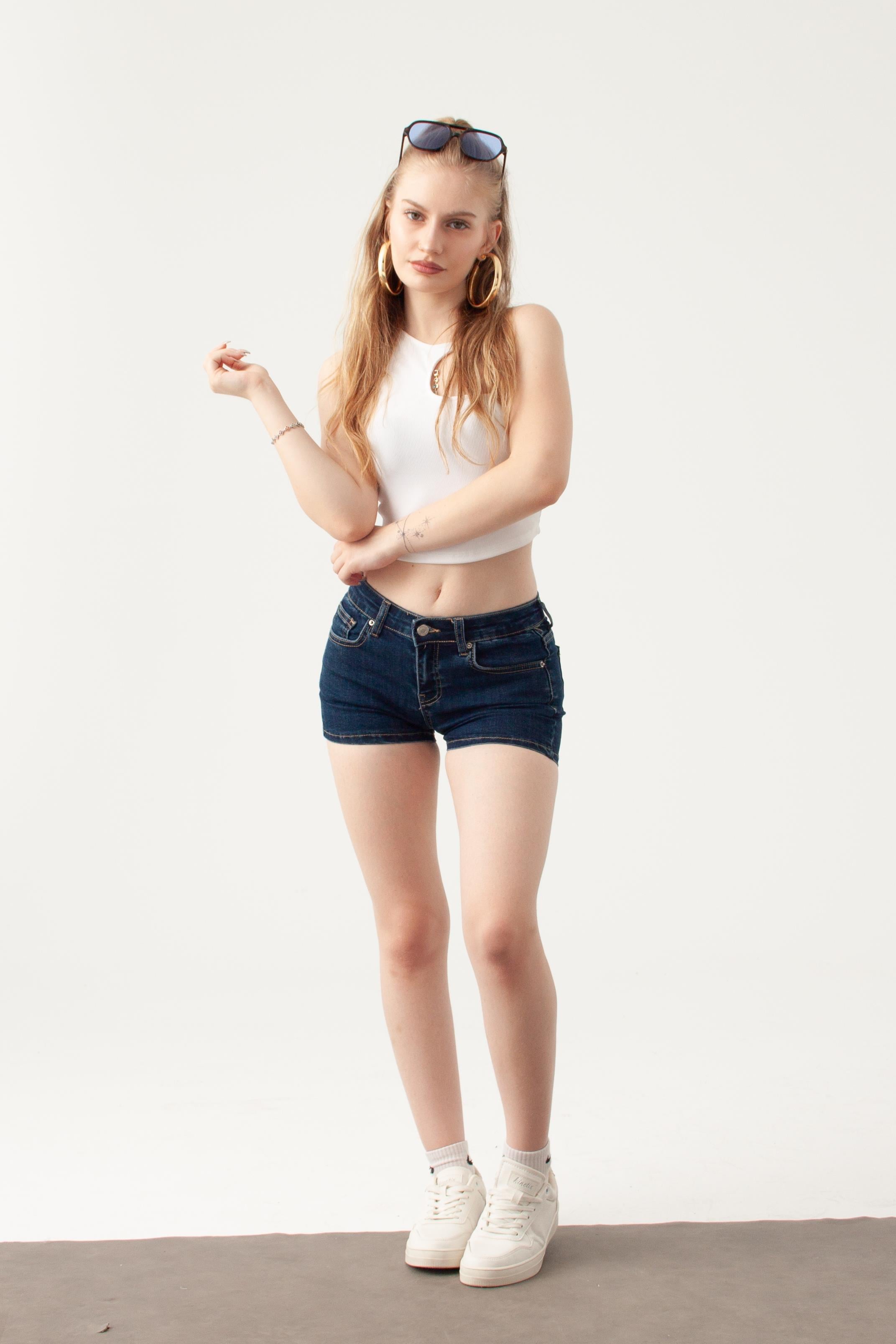 K. Kot Rengi Mini Denim Şort