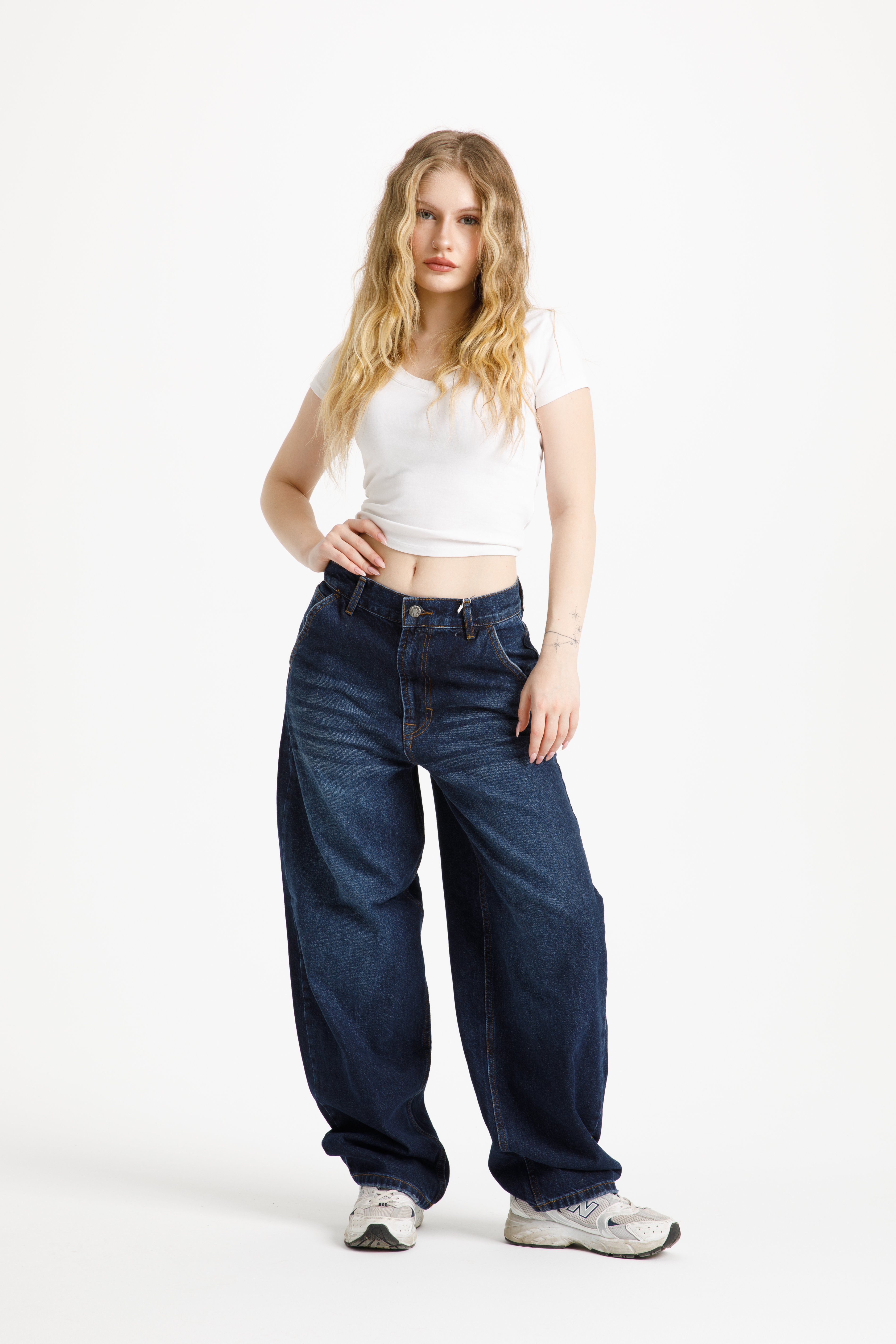 Koyu İndigo Taşlamalı Skater Jean