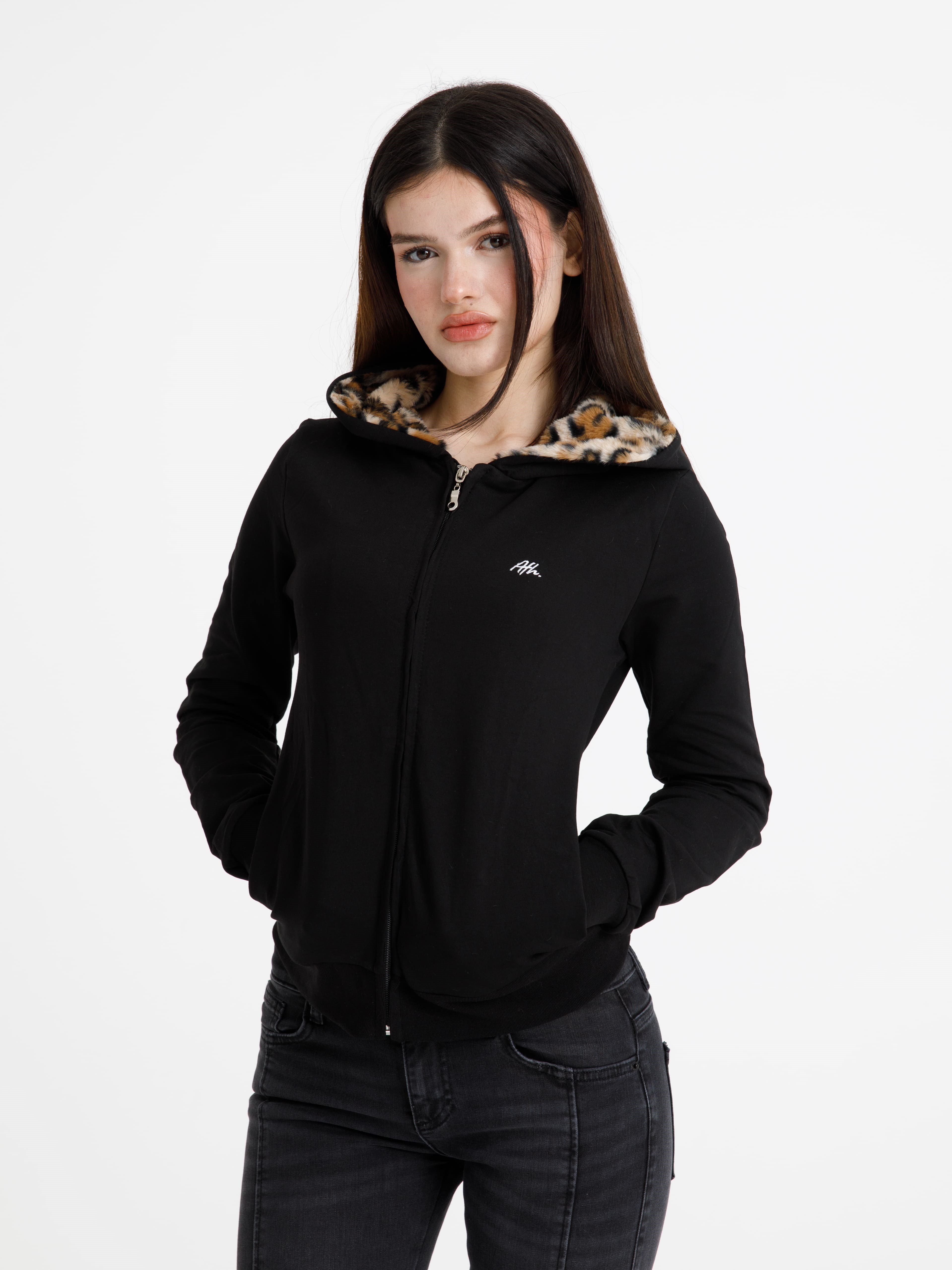 Siyah Vücuda Oturan Leoparlı Yazlık Zip-Hoodie