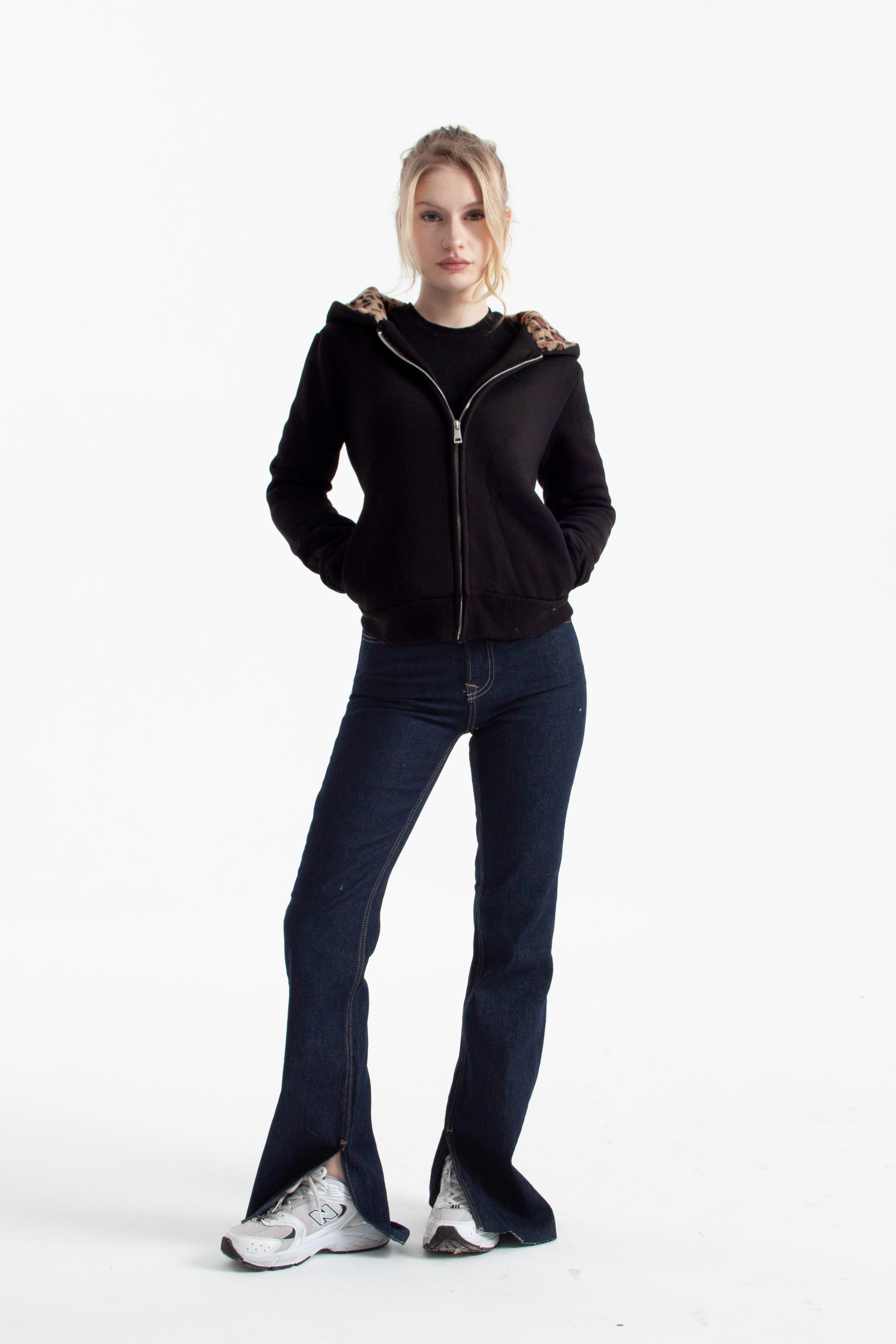 Siyah Vücuda Oturan Leoparlı Zip-Hoodie