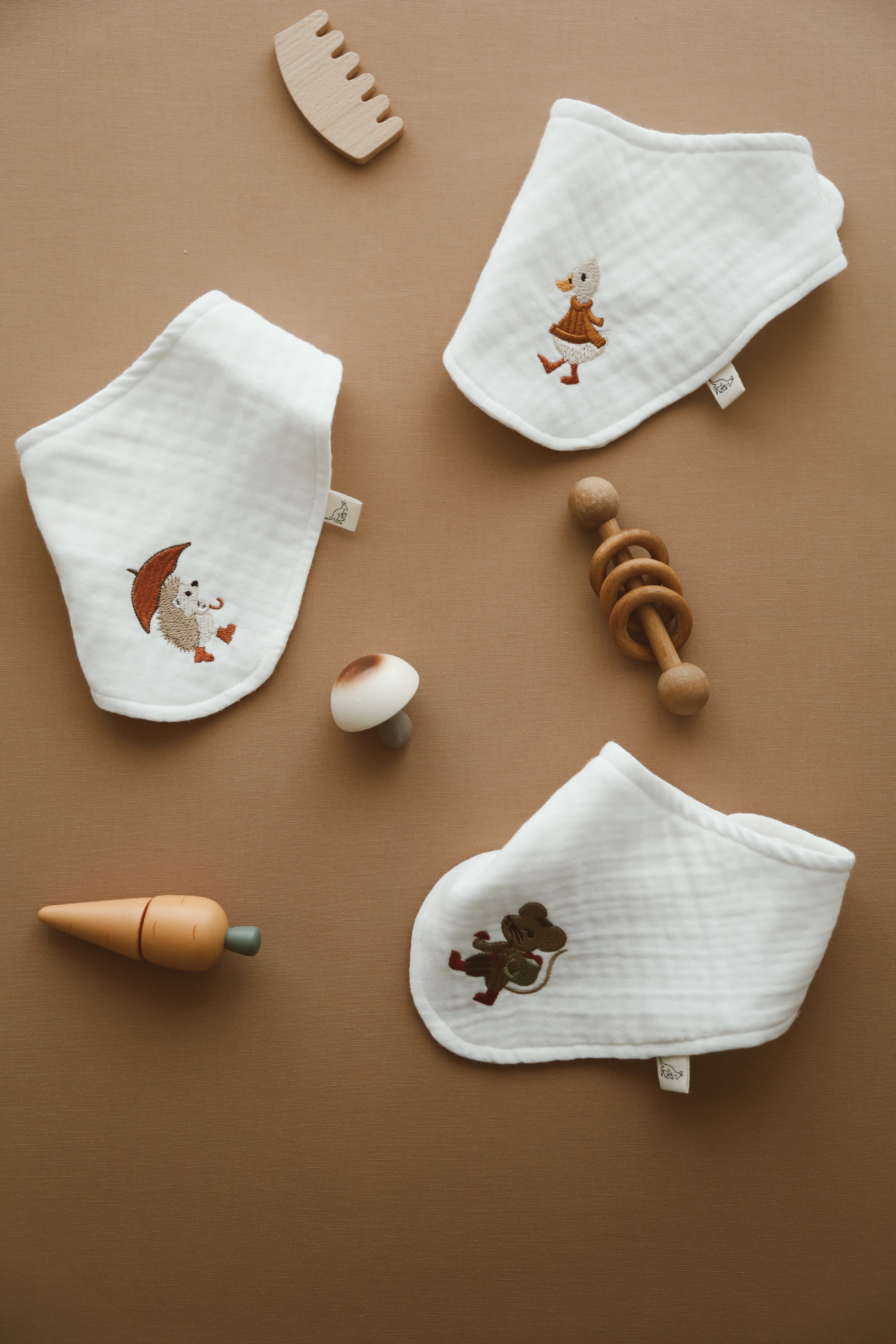 DERY BABY 3'lü Nakışlı Müslin Fular Önlük Beyaz