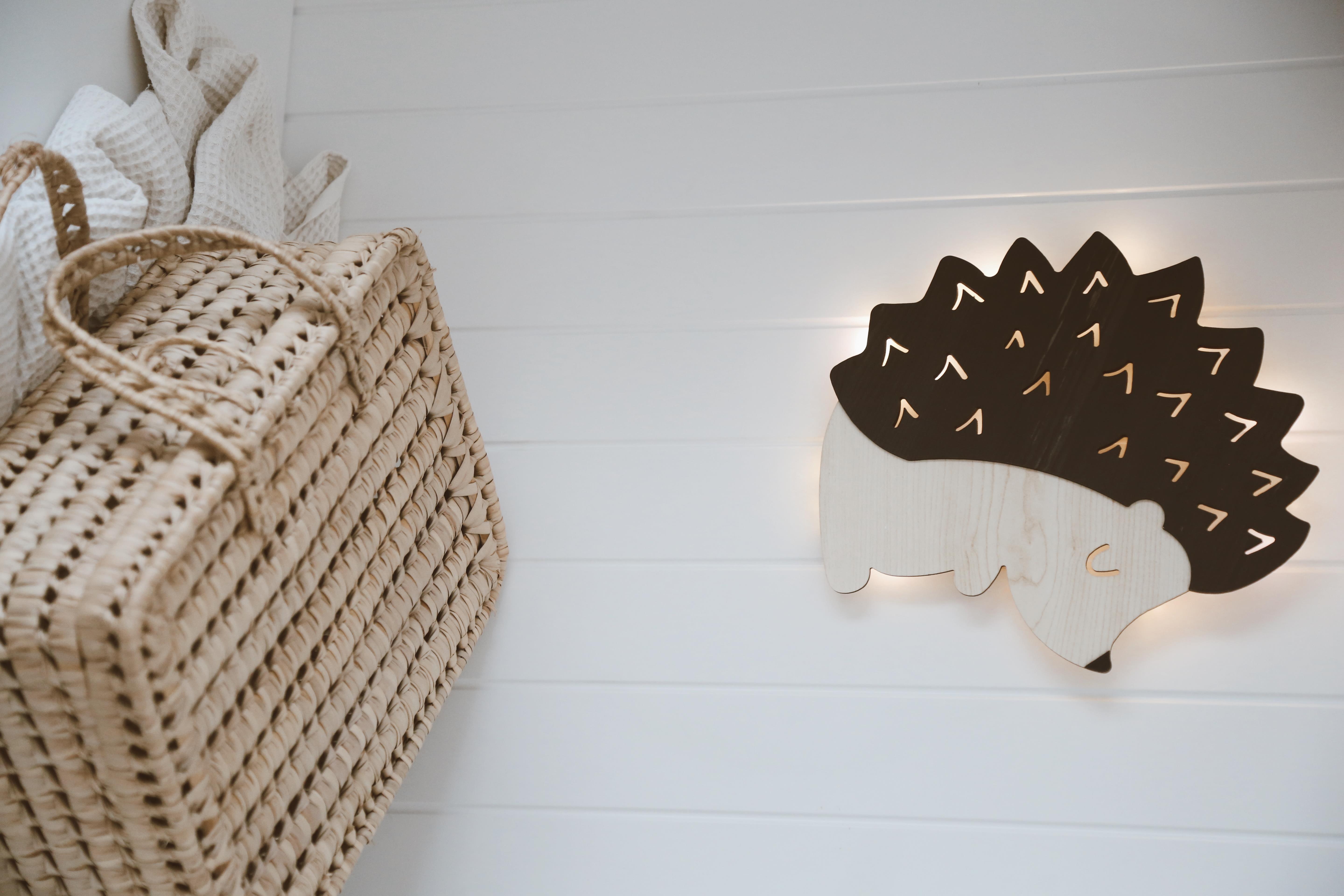 DERY BABY AHŞAP KİRPİ GECE LAMBASI/ÇOCUK ODASI AKSESUARI  