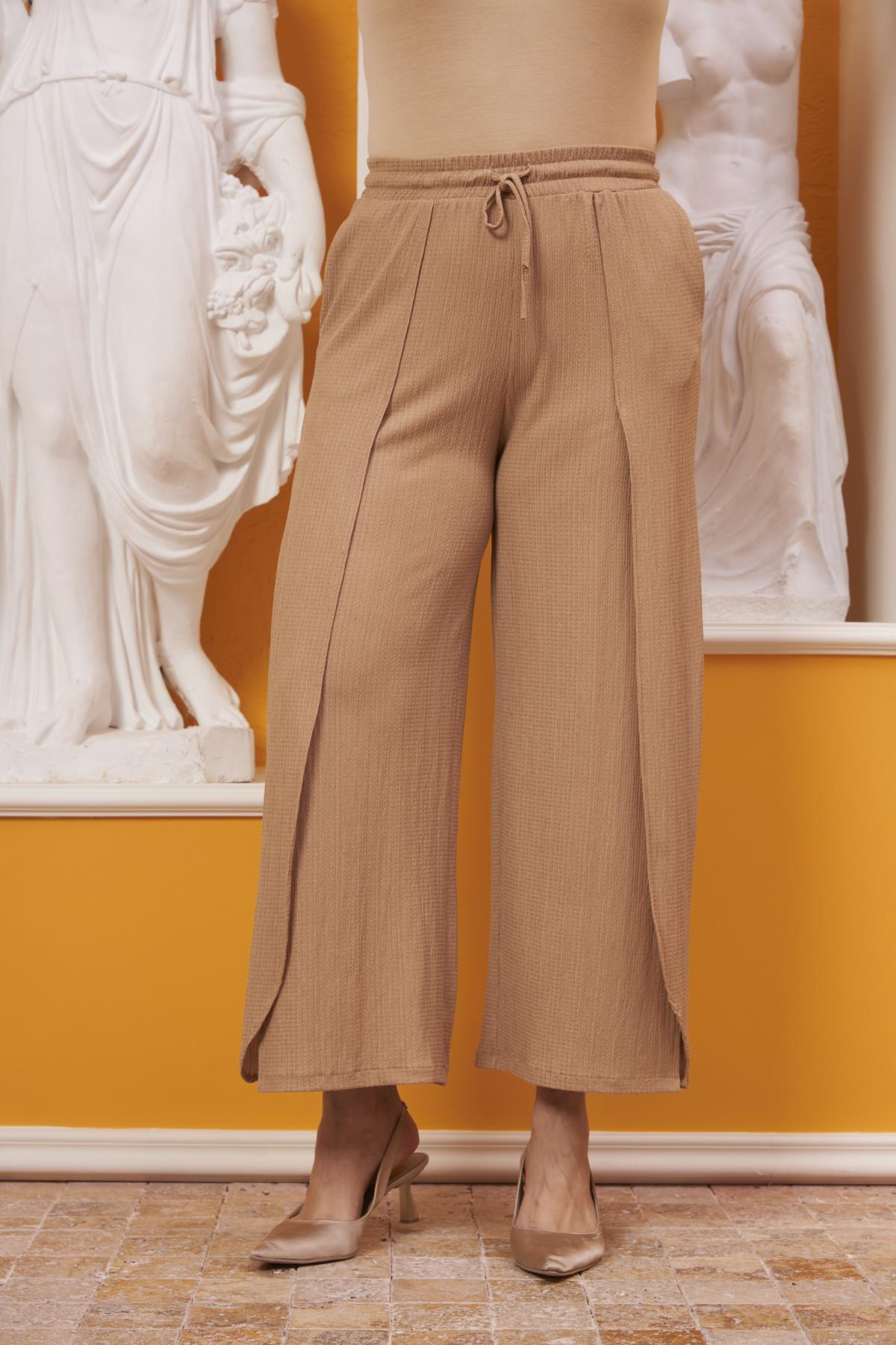 Rmg Bel Bağcık Detaylı Yırtmaçlı Büyük Beden Bej Bürümcük Pantolon