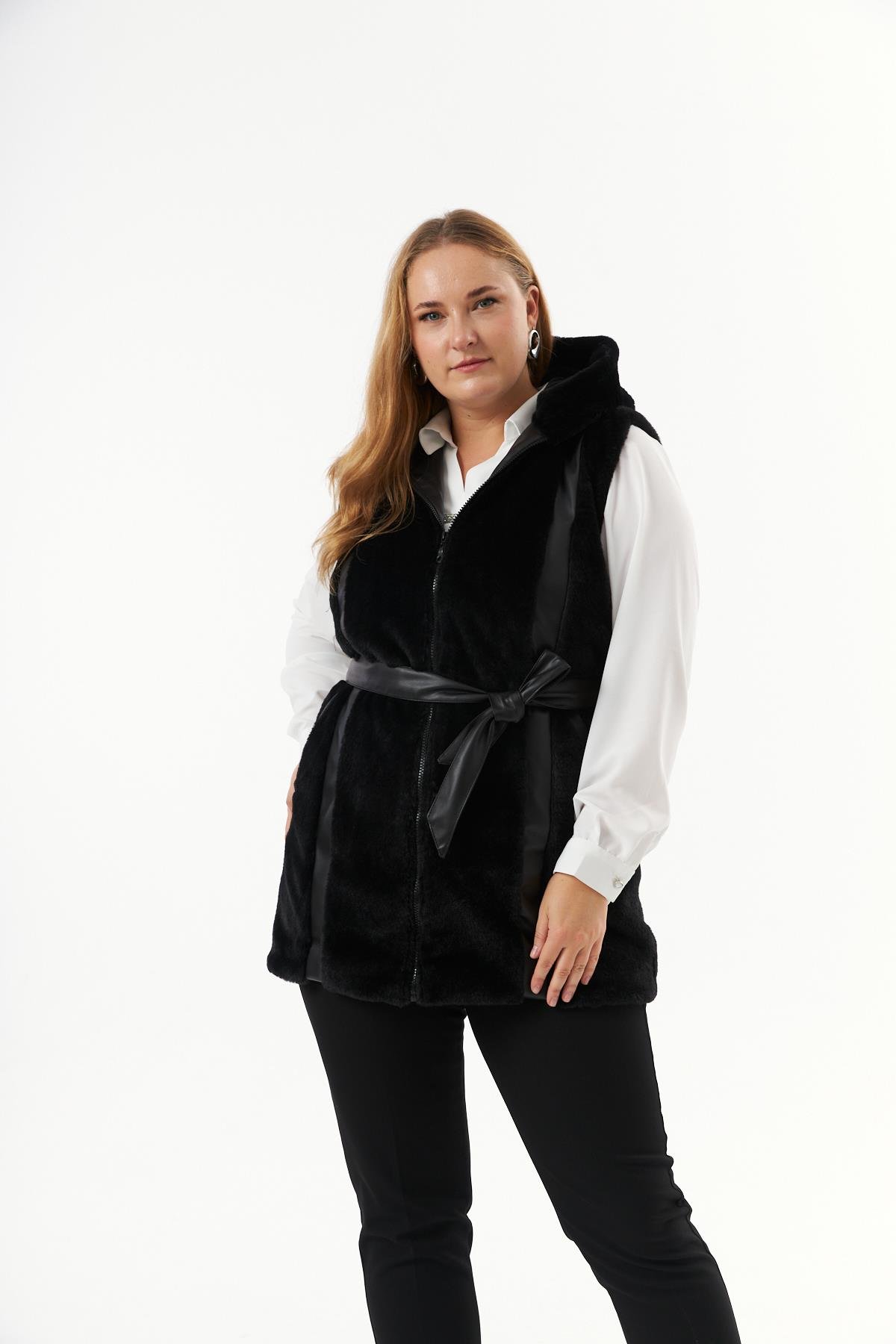 Büyük Beden Peluş Deri Garnili Yelek Siyah