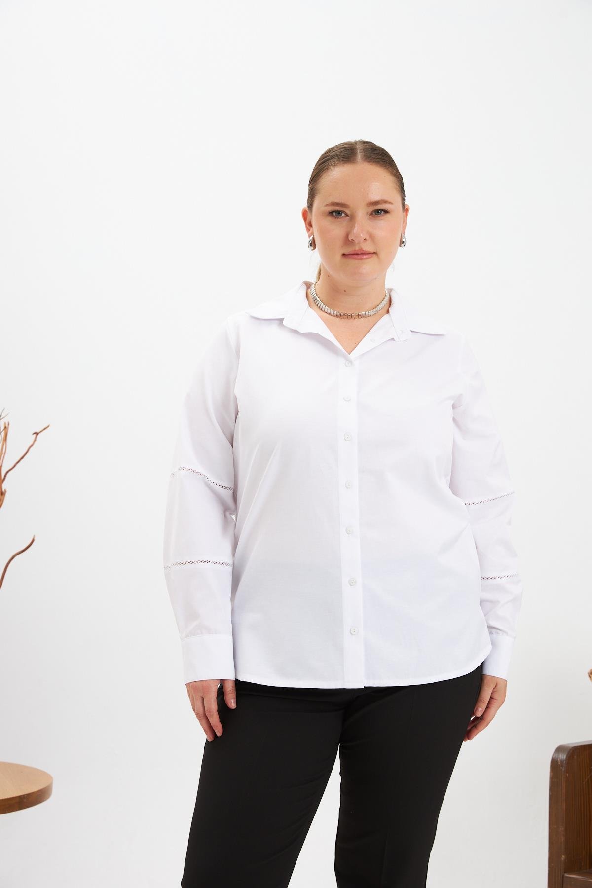 Kol Kroşeta Detaylı Büyük Beden Gömlek Beyaz