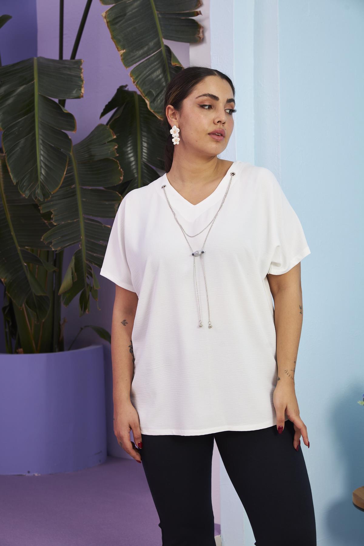 Rmg Kolye Detaylı Büyük Beden Ekru Bluz