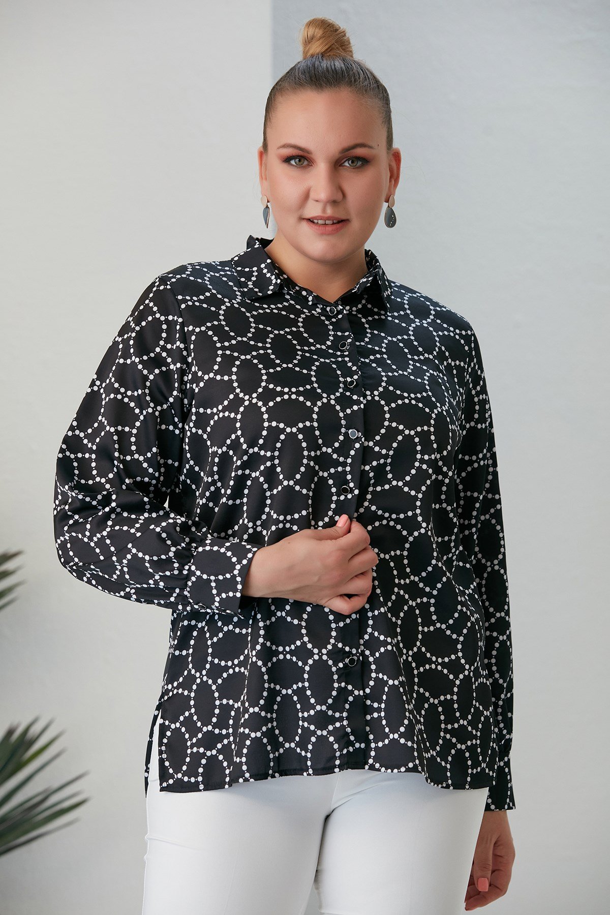 Rmg Oval Desenli Büyük Beden Siyah Gömlek