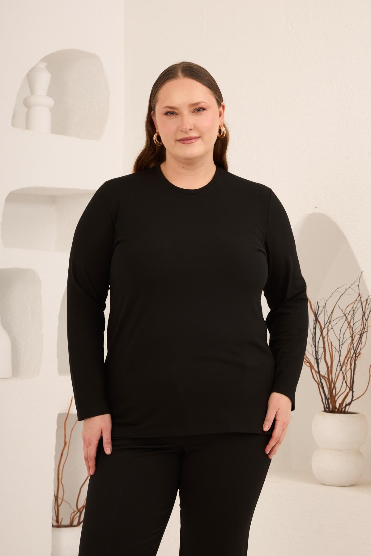 Yırtmaç Detaylı Bisiklet Yaka Kadın Büyük Beden Basic Triko Siyah - RMG