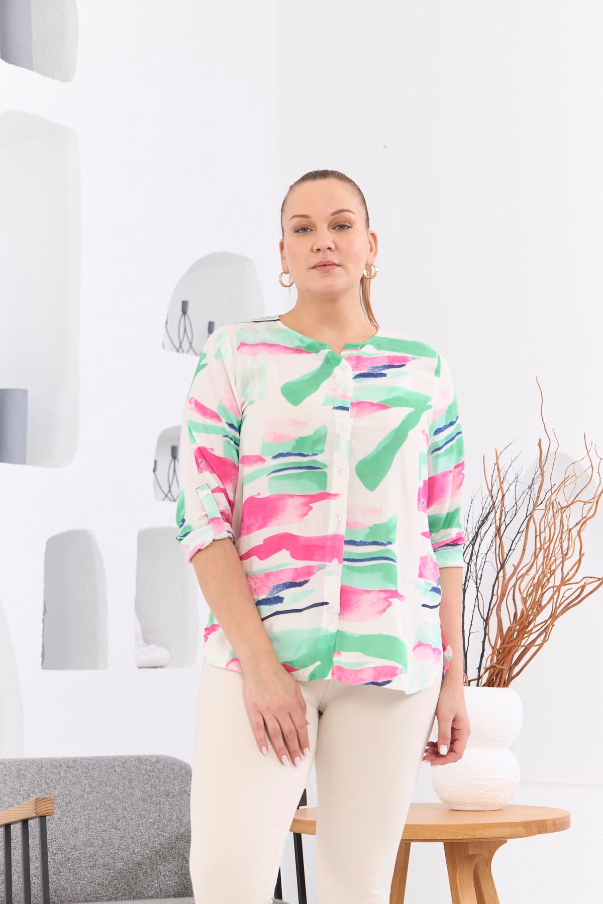 Desenli Vual Viskon Büyük Beden Düğmeli Yeşil Bluz