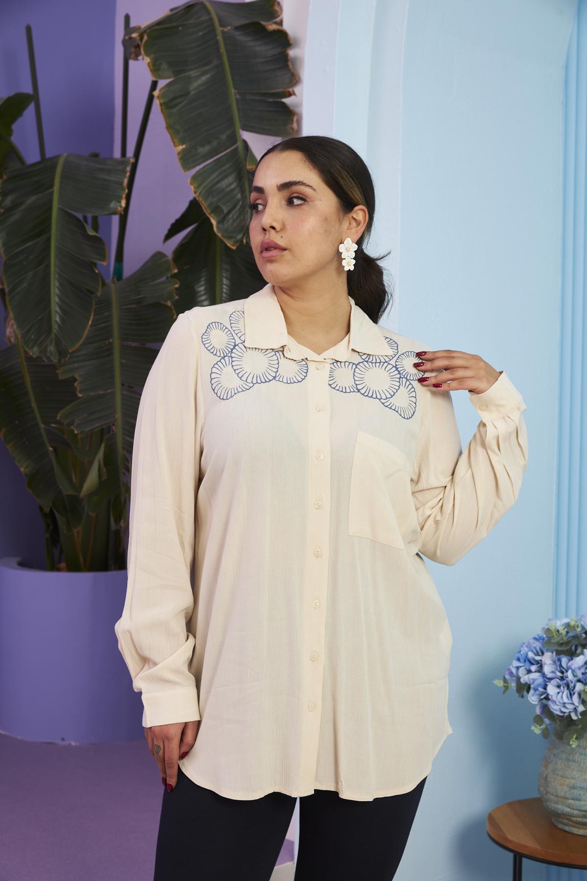 Omuz Nakış İşlemeli Büyük Beden Uzun Kol Krem Gömlek