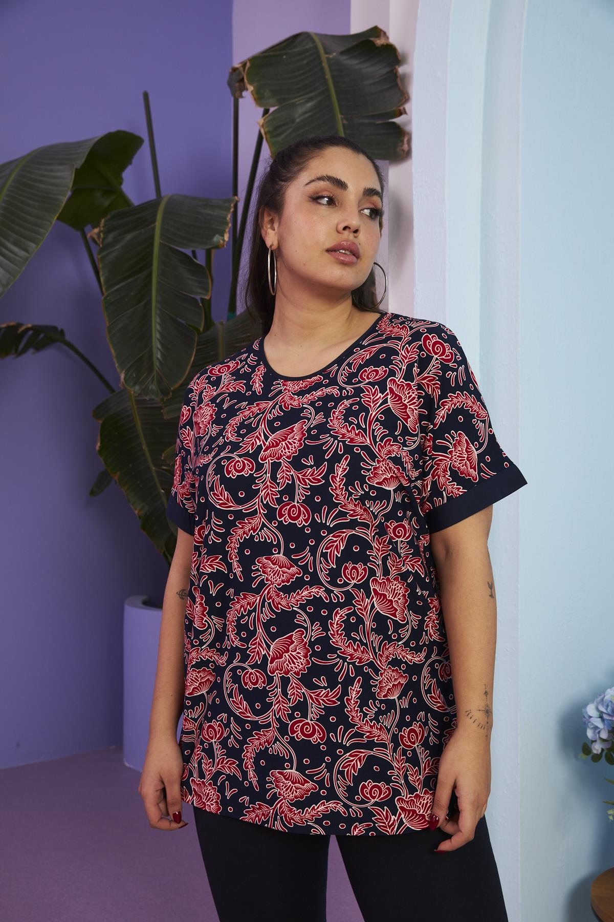 Biye Detaylı Desenli Büyük Beden Lacivert Bluz