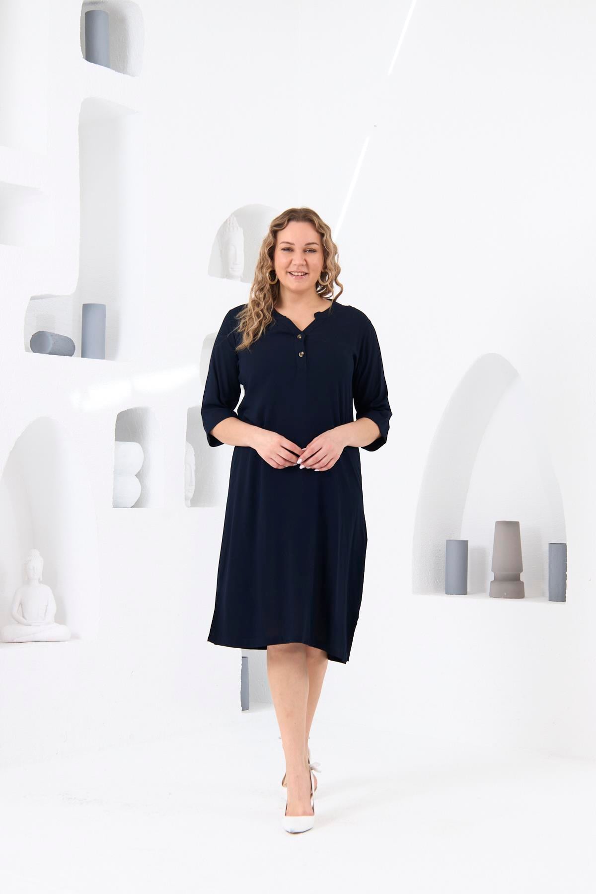 Düğme Detaylı Büyük Beden Lacivert Viskon Elbise