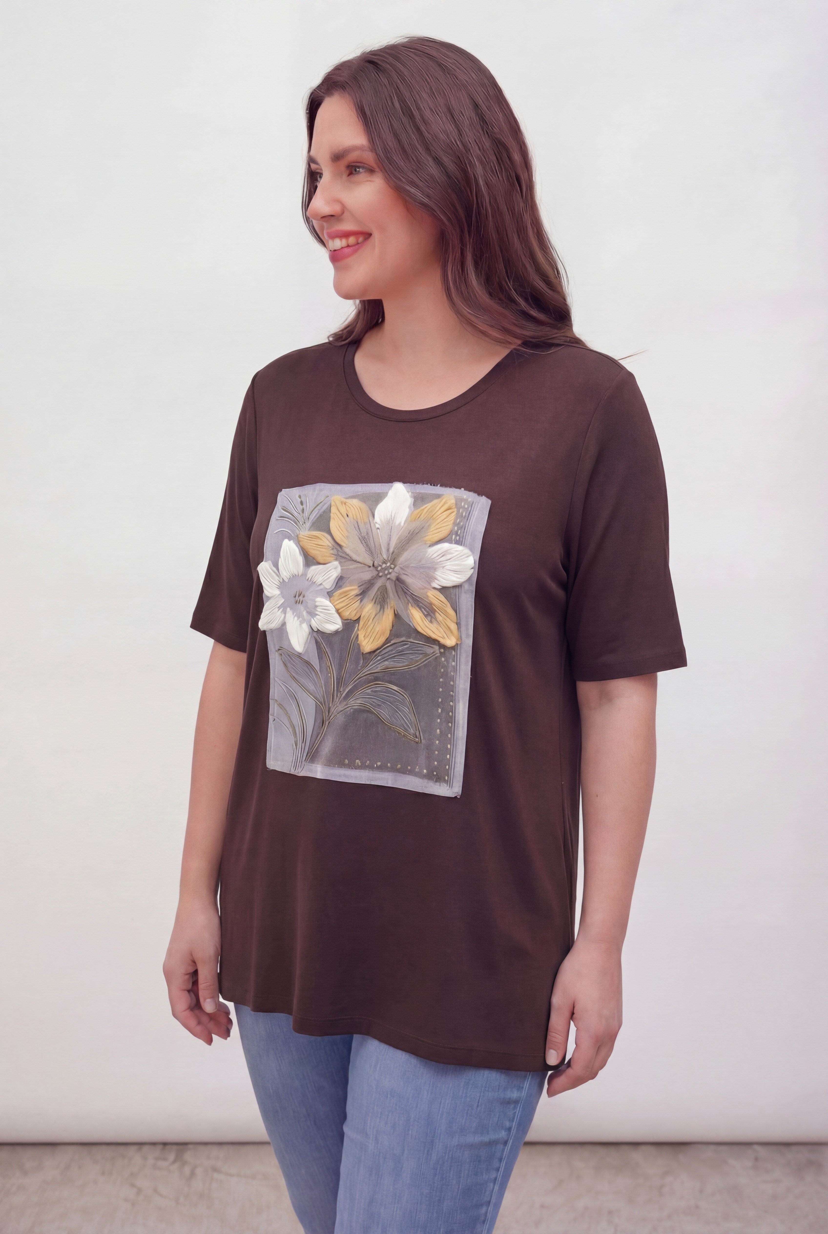 Kabartma Baskılı Büyük Beden Tişört Kahve