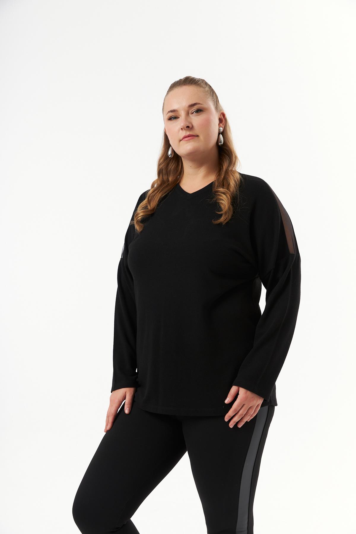 Büyük beden Omuz ve Sırt Taş Detay Örme Bluz Siyah