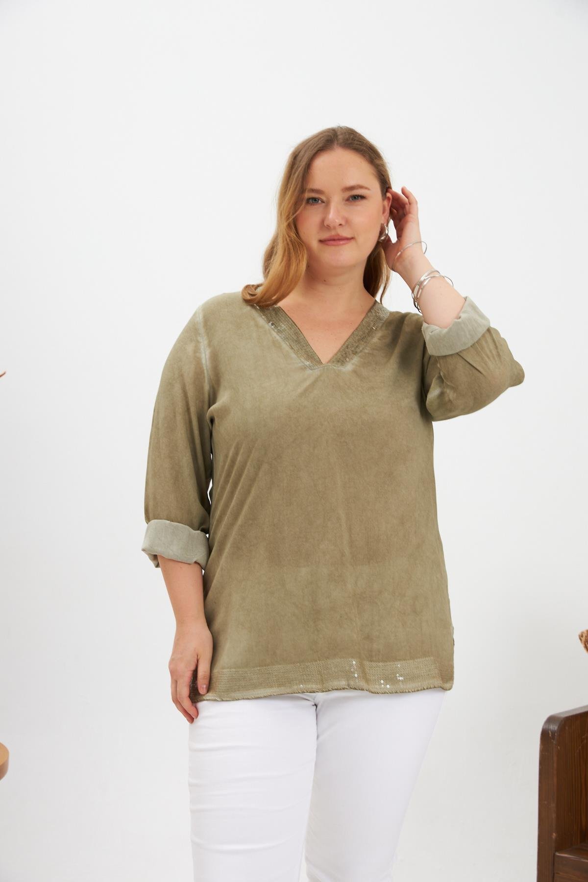 Büyük Beden Pul Payet Detay Bluz Haki